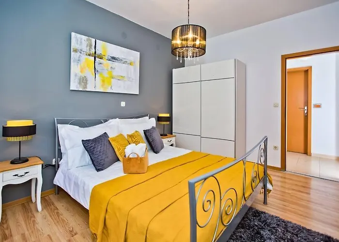Apartman Tino With Two Sunny Terace