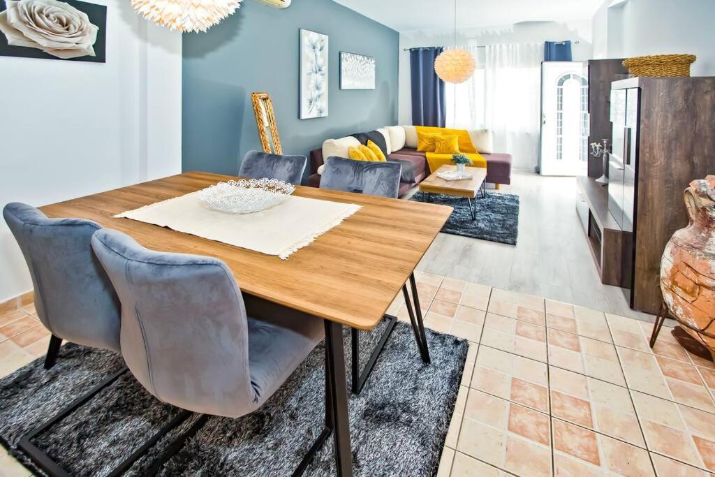 Apartman Tino With Two Sunny Terace