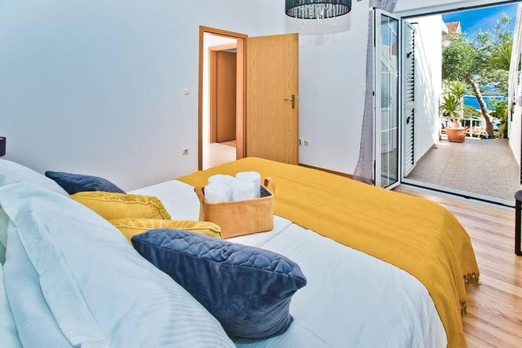 Apartman Tino With Two Sunny Terace