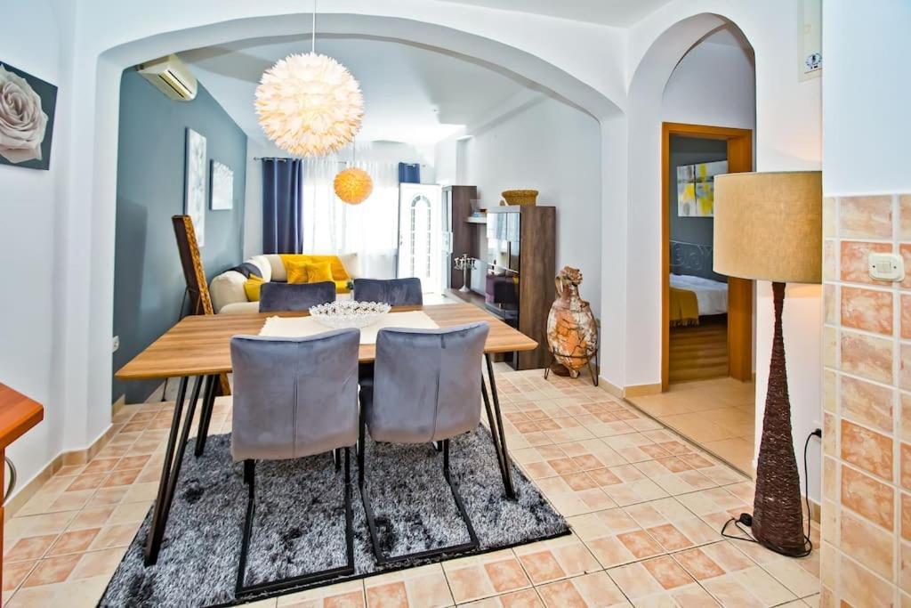 Apartman Tino With Two Sunny Terace Hvar Town