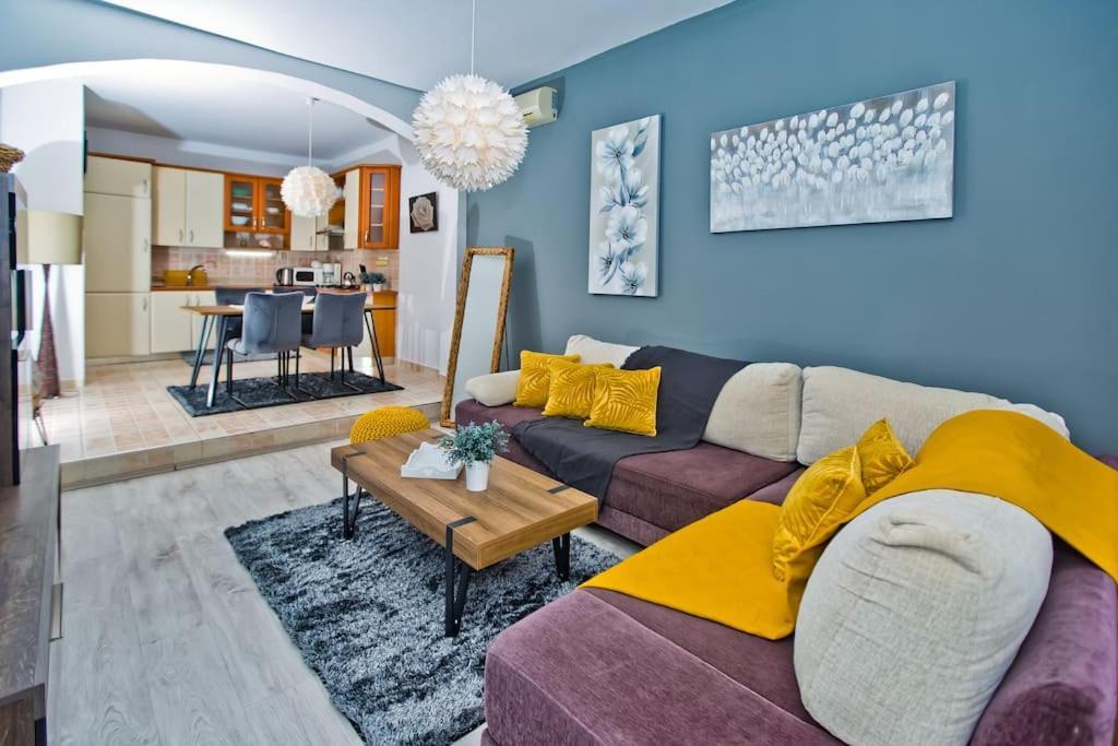Apartman Tino With Two Sunny Terace *